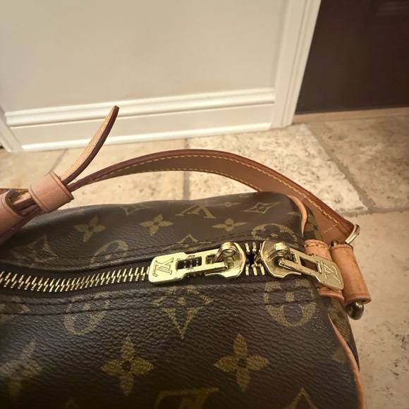 Louis Vuitton Authentic Monogram 50 Canvas Duffel Bag - Brown and Tan - Picture 4 of 14